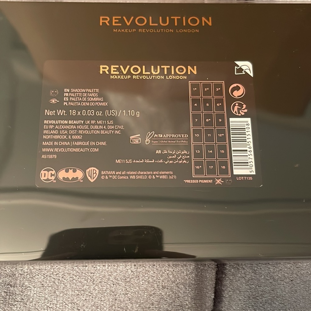 Makeup Revolution DC Batman Set - Picture 3 of 7